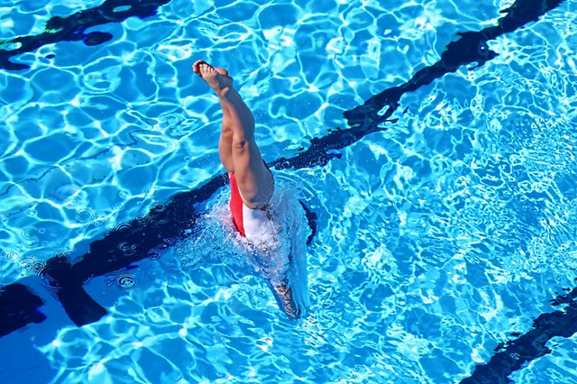 practicas de entrenamiento famosos nadores olímpicos
